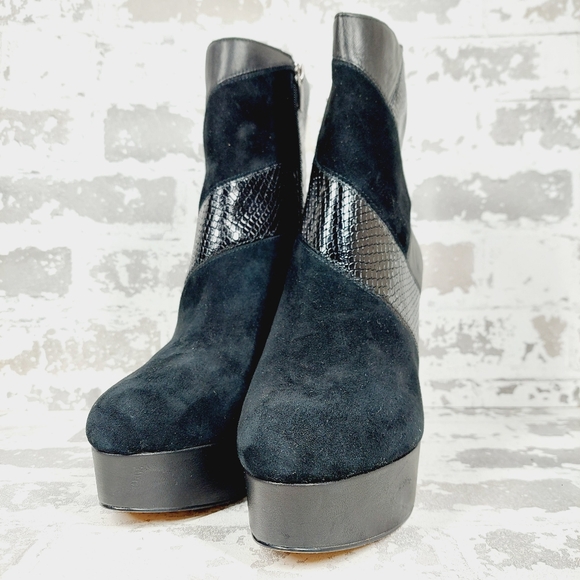 New Vince Camuto Gilisama Suede Black Platform Chunky Heel Ankle Boots M389 - Picture 2 of 12